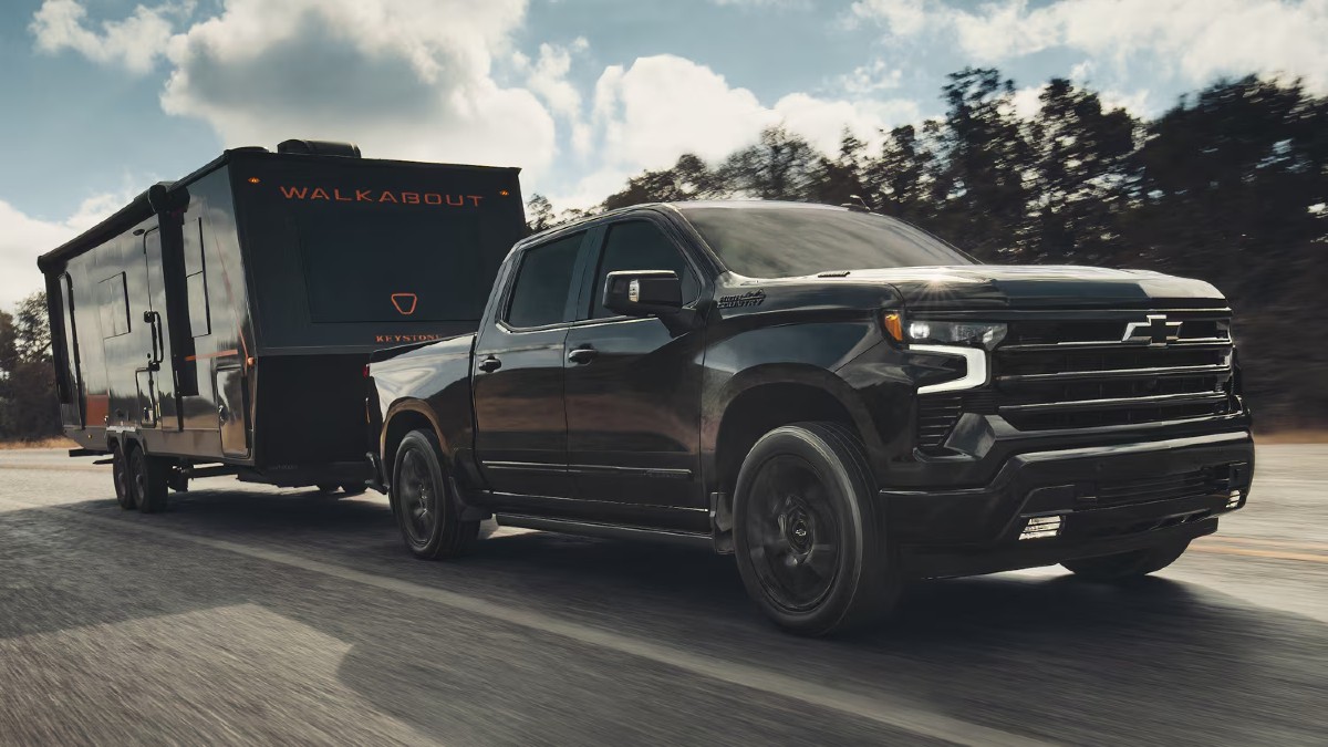 2026 Chevy Silverado 1500 Exterior Passenger Side Front Profile while Trailering