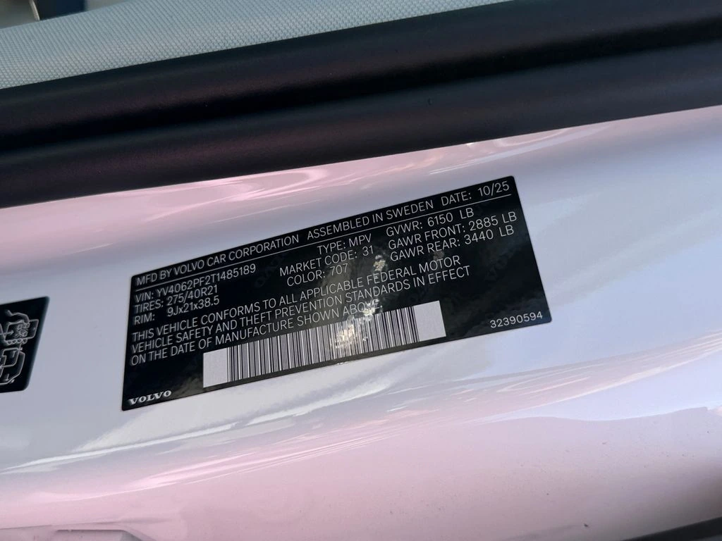 2026 Volvo - image 27