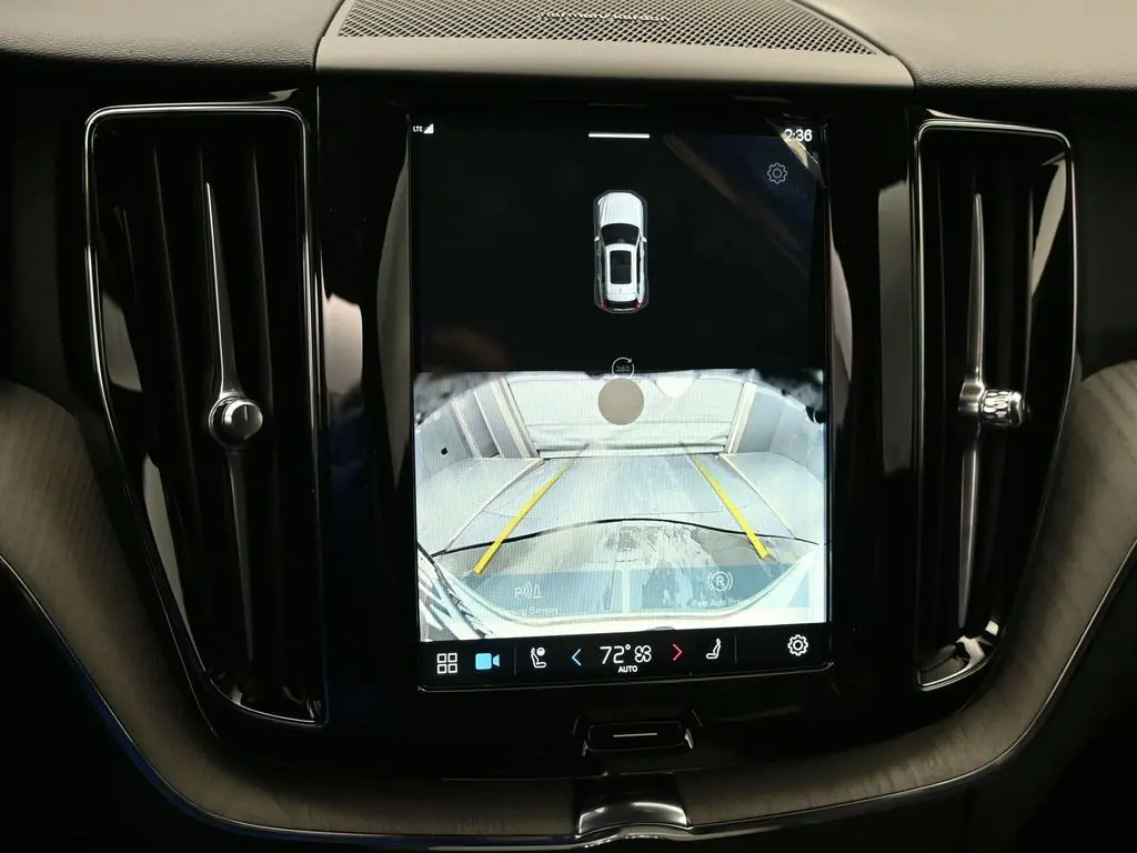 2025 Volvo - image 14