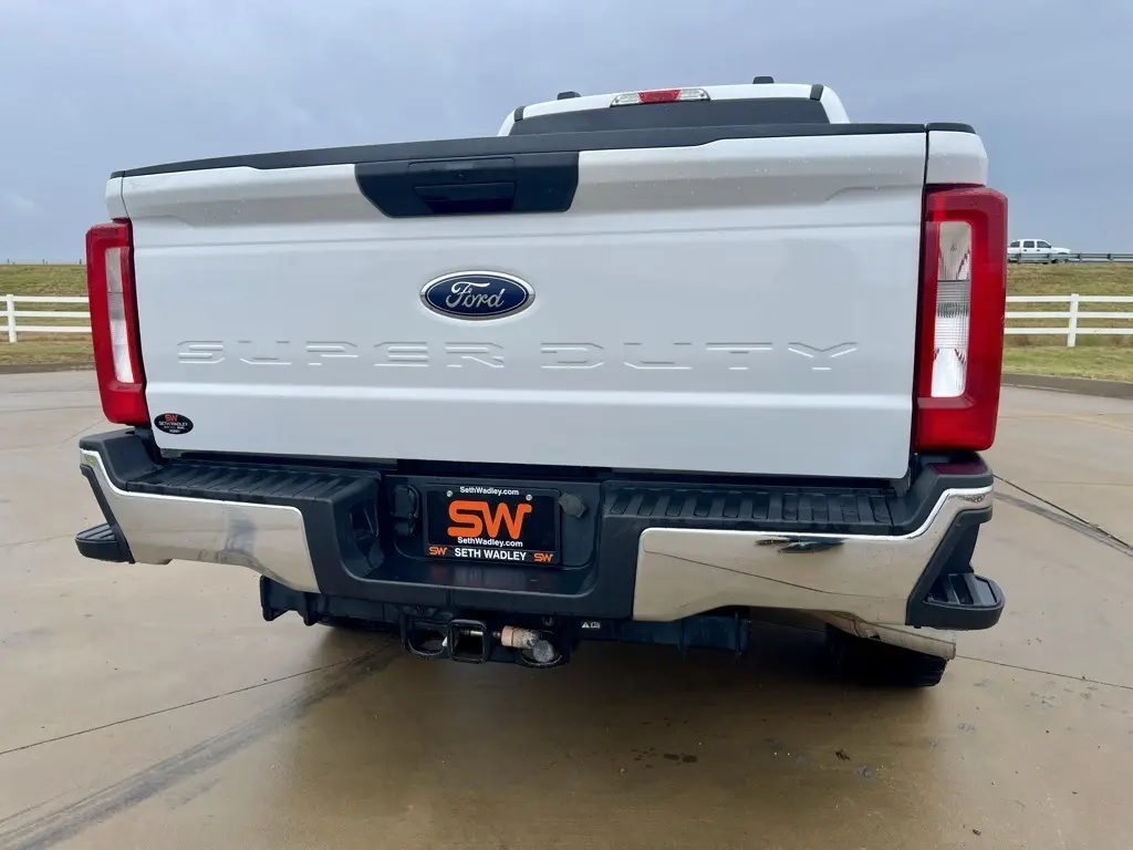 2023 Ford F-250 photo 3