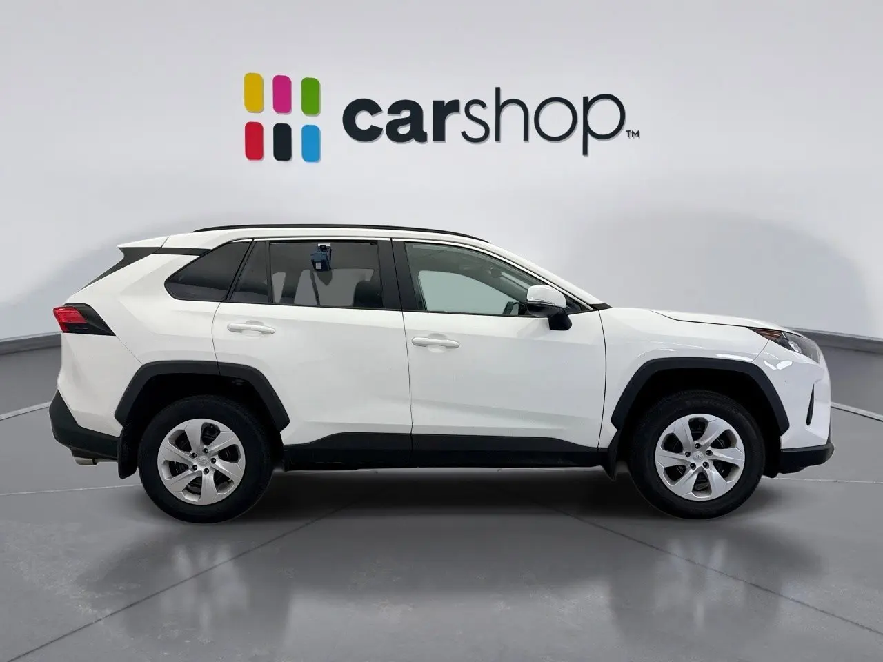 2021 Toyota RAV4 LE photo 5