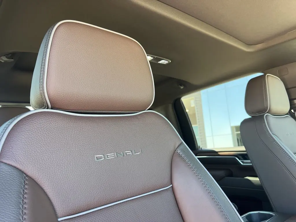 2025 Gmc Sierra HD Denali photo 19