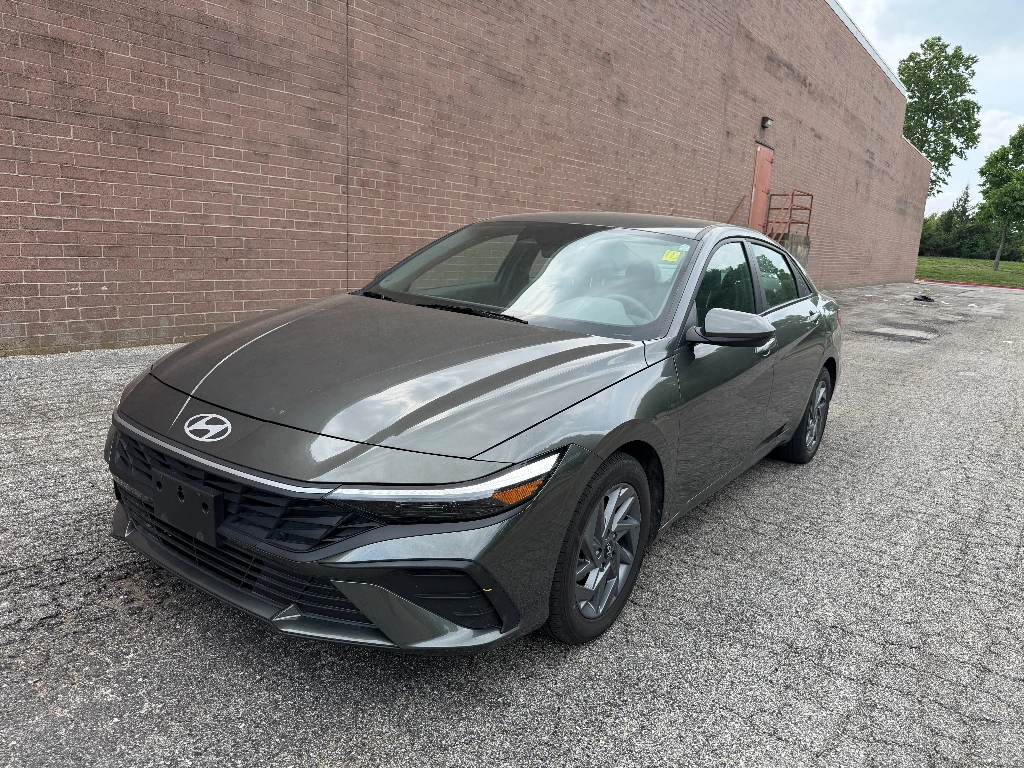 2024 Hyundai Elantra 2.0 SEL IVT's photo
