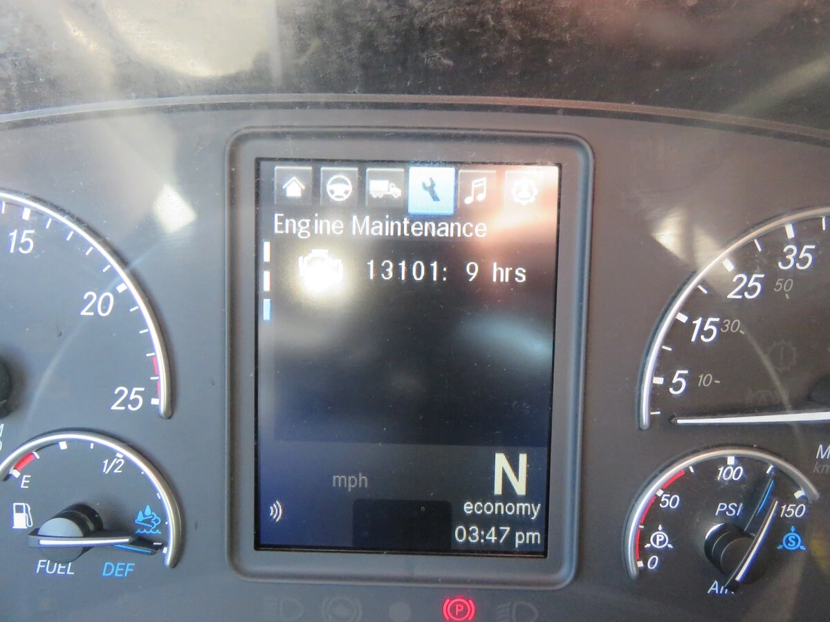 2022 Freightliner Cascadia - image 23