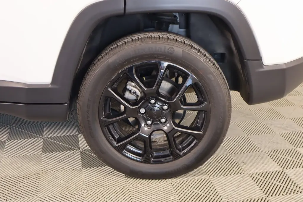 2024 Jeep Compass Latitude photo 16
