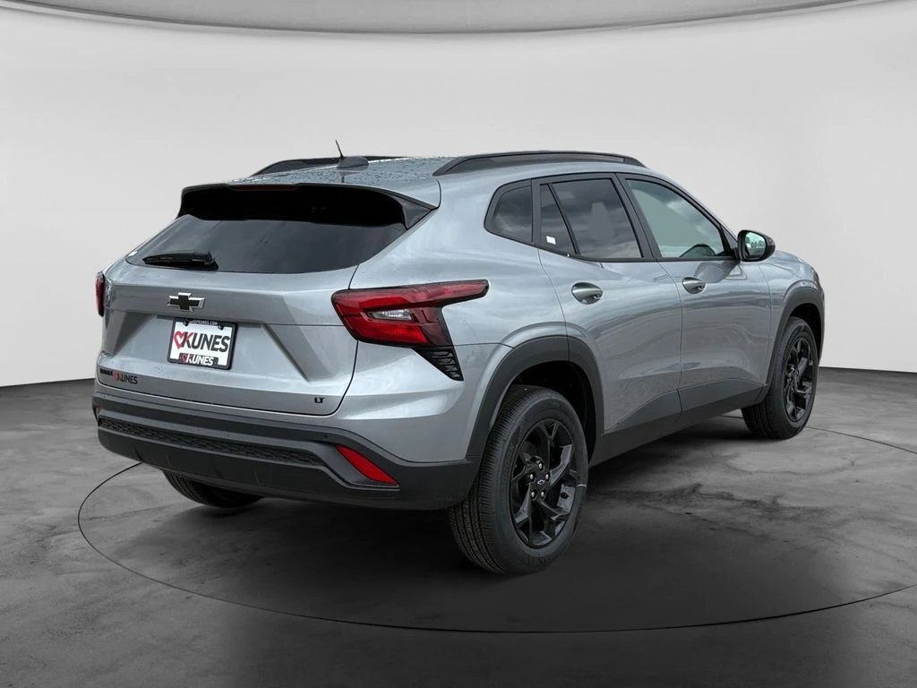 2026 Chevrolet Trax LT - Photo 8