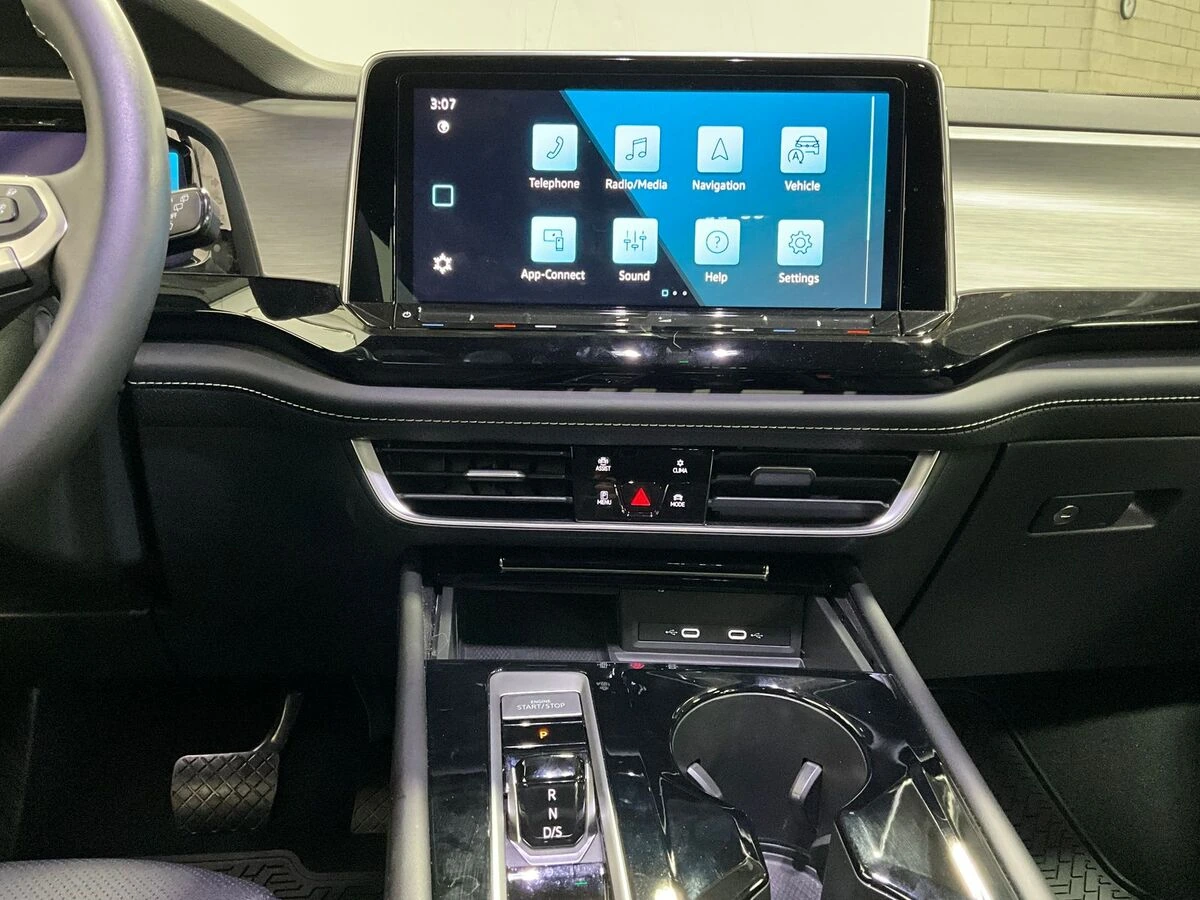 2024 Volkswagen Atlas Cross Sport SE w/Tech - Photo 8