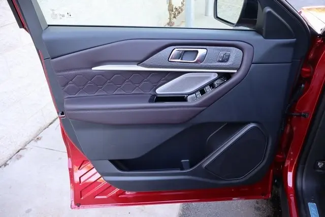 2025 Ford Explorer Platinum photo 22