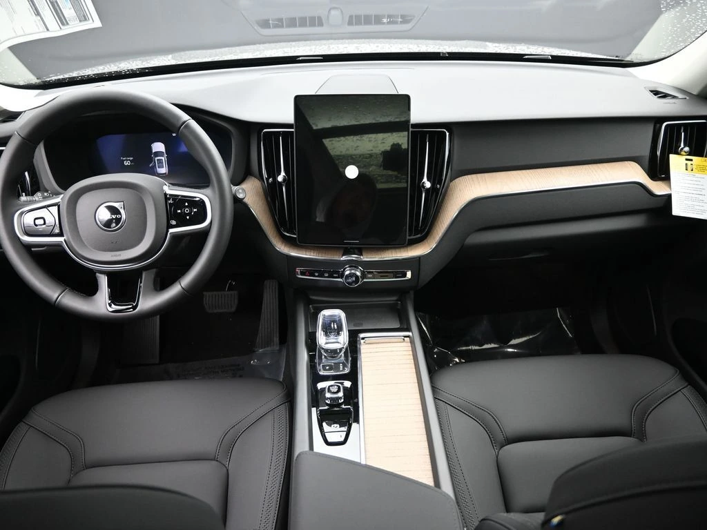 2026 Volvo XC60 Plus - Photo 20