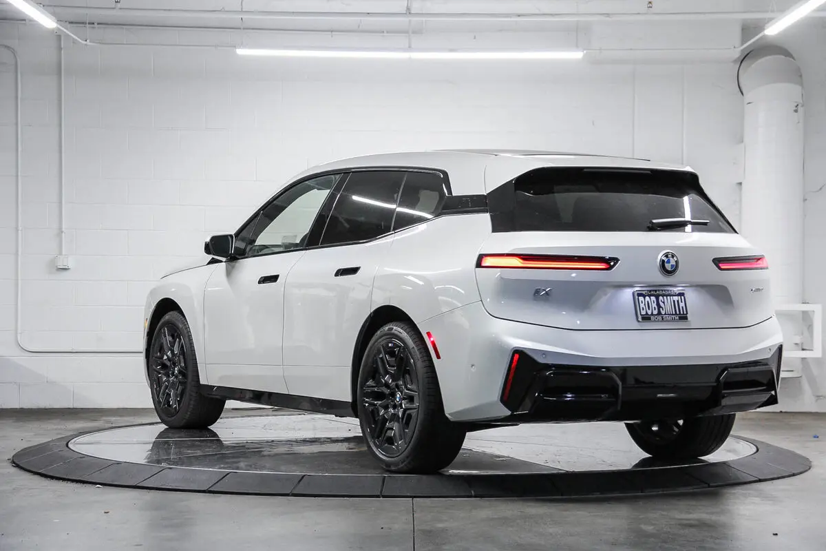2026 Bmw iX photo 4