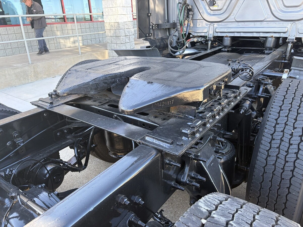 2022 Freightliner Cascadia — photo 8