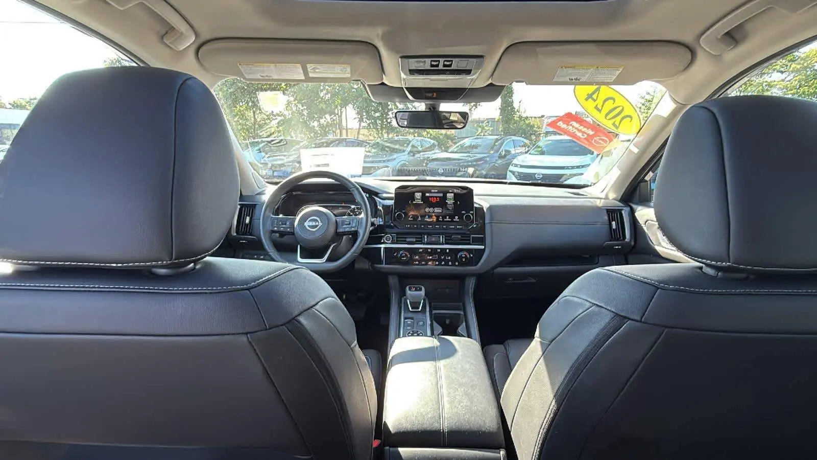 2024 Nissan Pathfinder SL photo 19