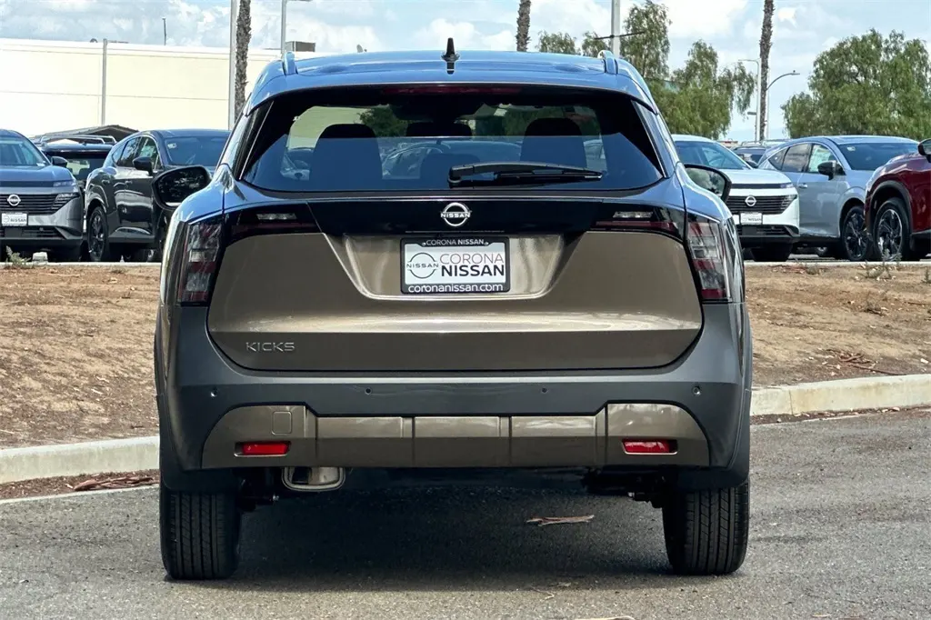 2026 Nissan Kicks SV photo 3