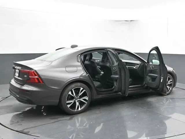 2024 Volvo S60 B5 Core photo 44