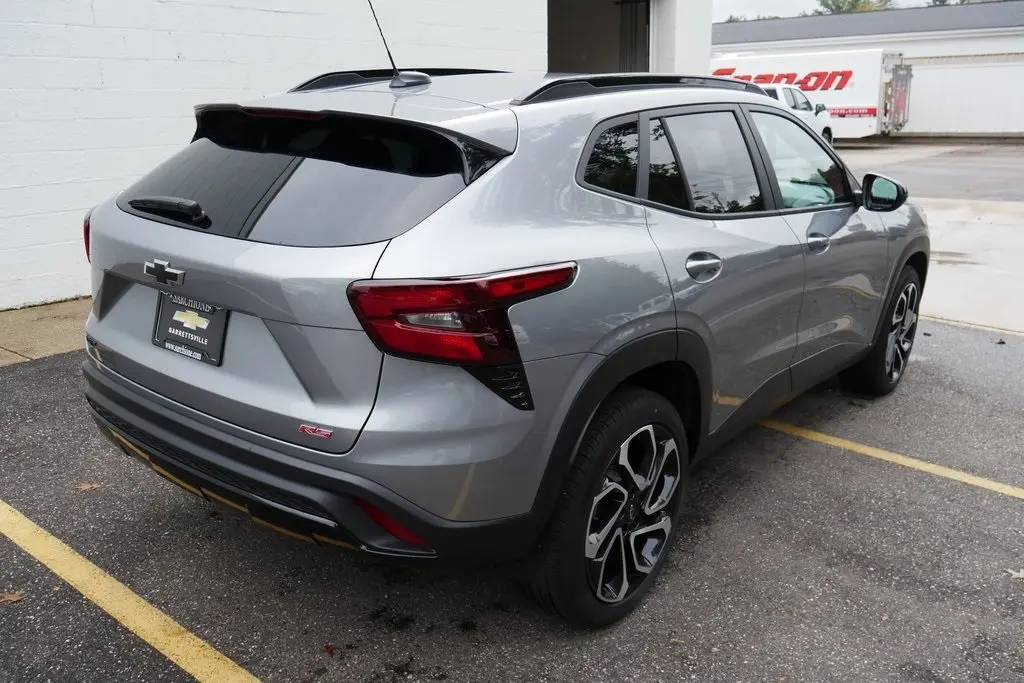 2024 Chevrolet Trax photo 6