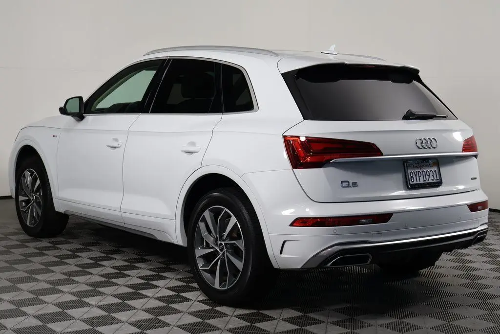 2022 Audi Q5 45 S line Premium photo 2