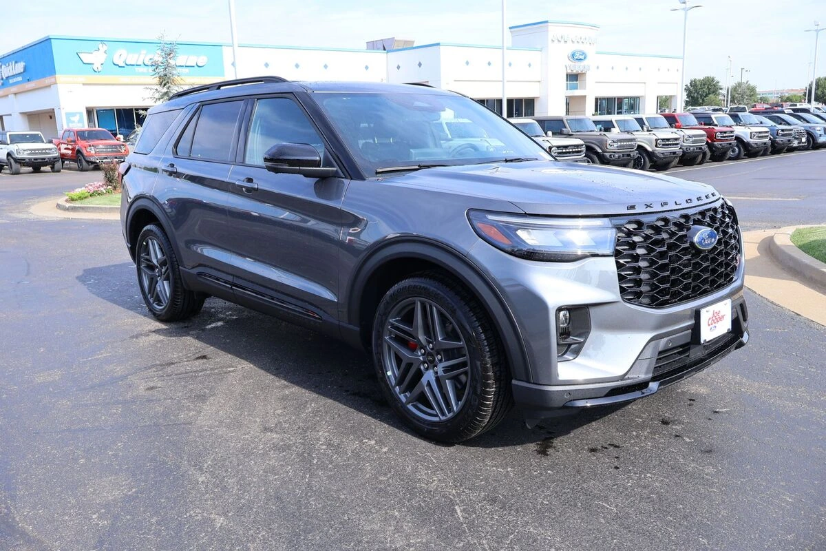 2026 Ford Explorer ST 4WD's photo
