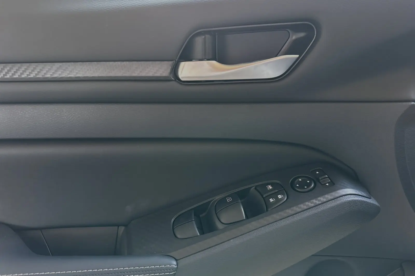 2025 Nissan Altima 2.5 SV photo 6