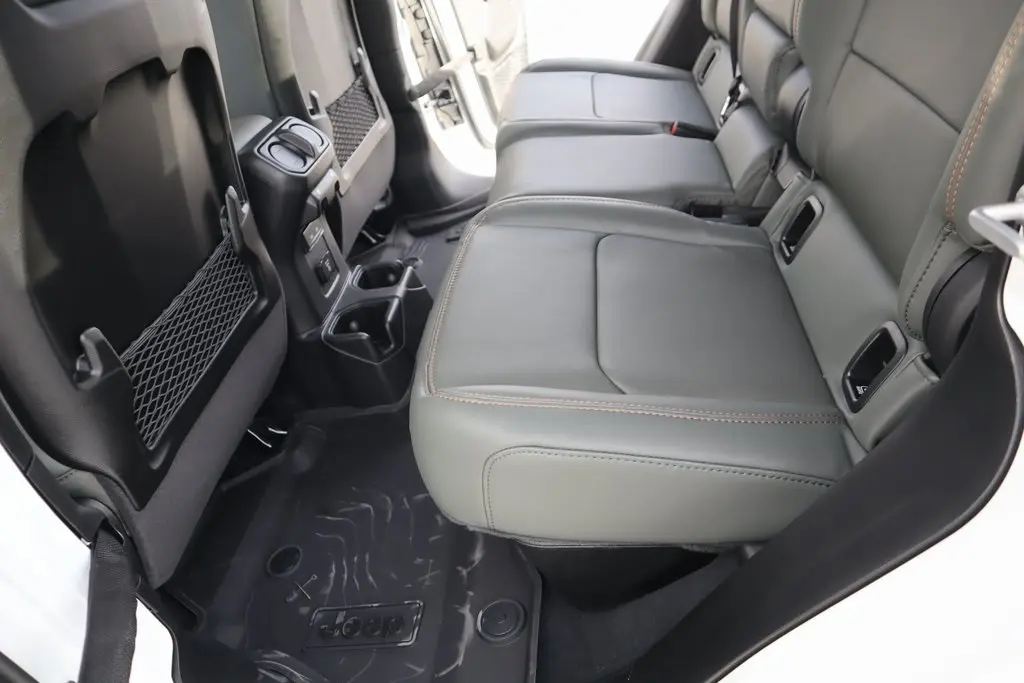 2026 Jeep Gladiator Mojave photo 4