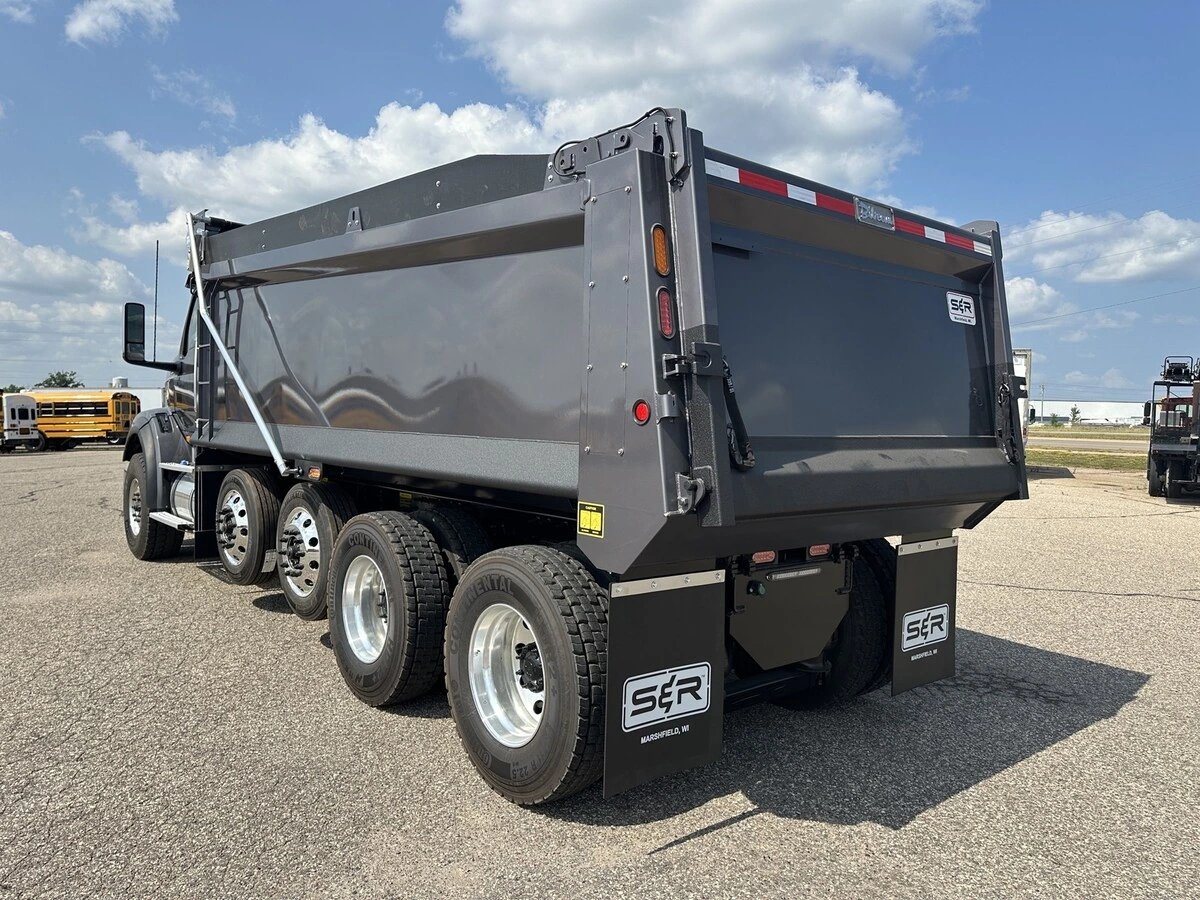 2027 International HX in Wausau, WI — photo 4