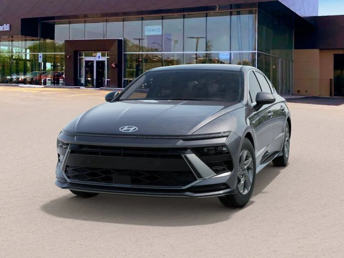 2025 Hyundai Sonata SE's photo