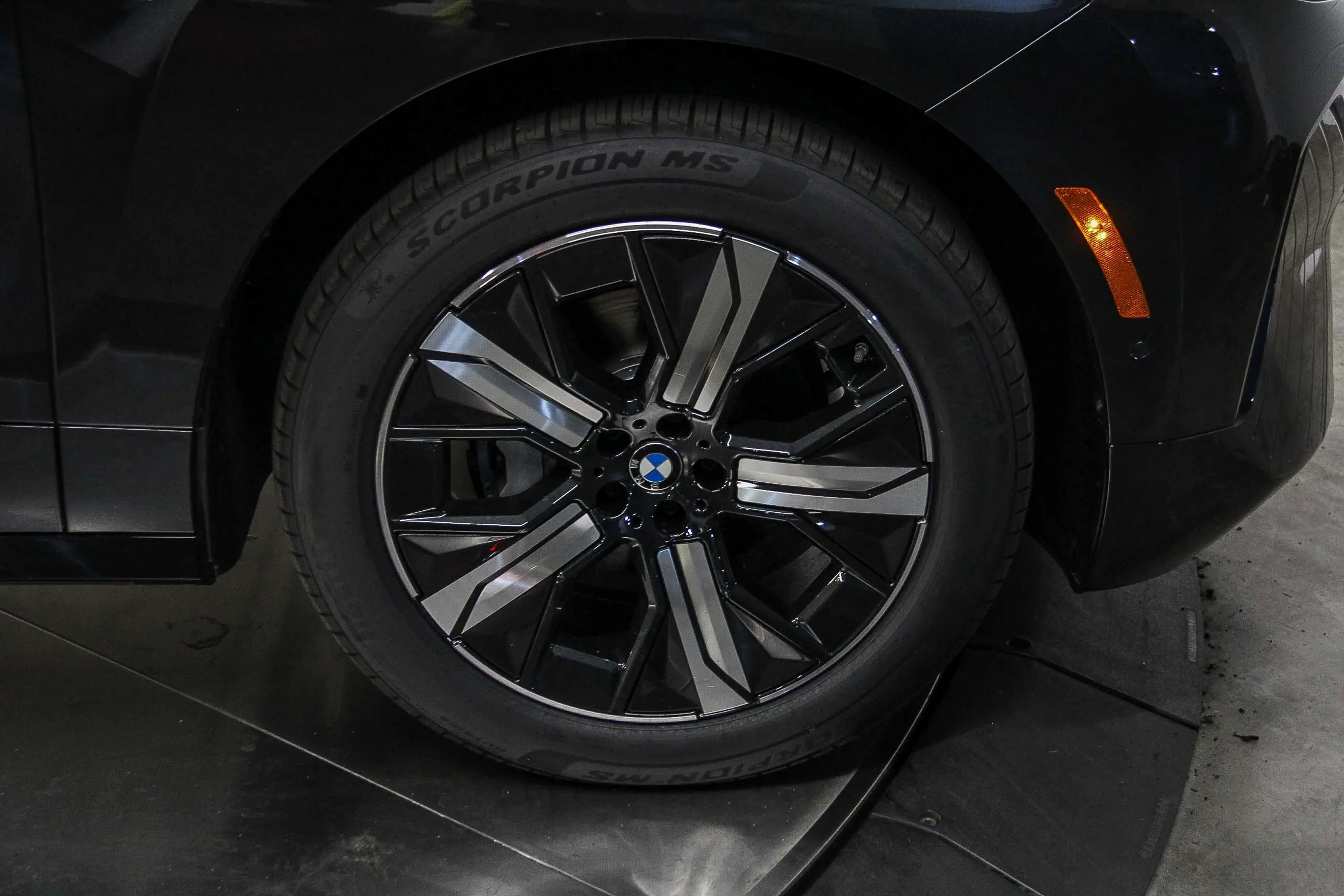 2026 Bmw iX photo 9