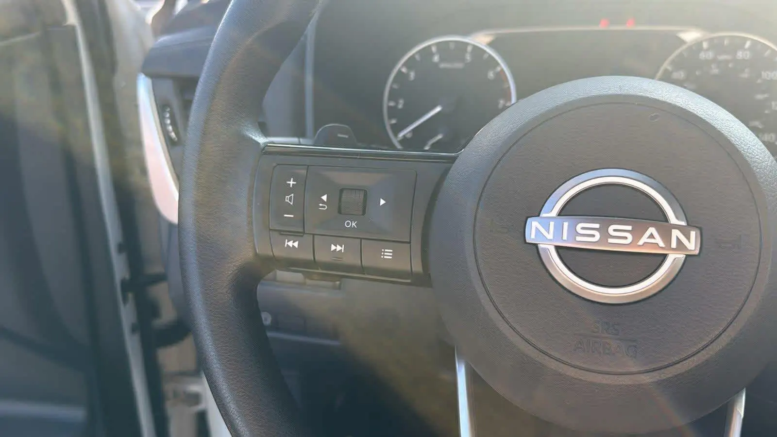 2023 Nissan Rogue SV photo 12