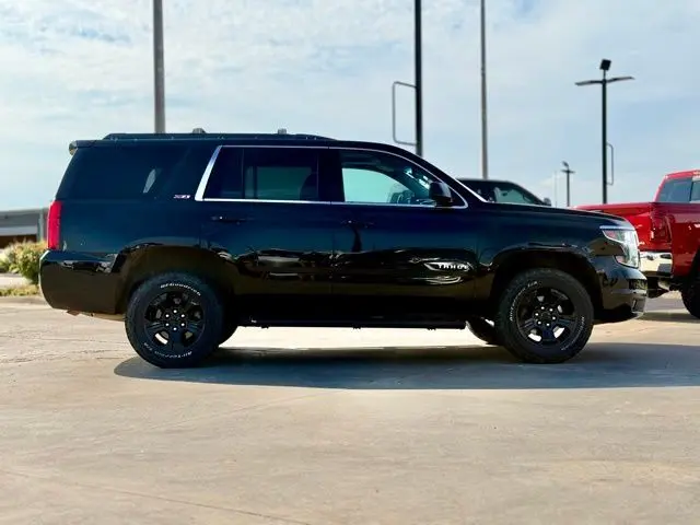 2017 Chevrolet Tahoe LT Z71 photo 4