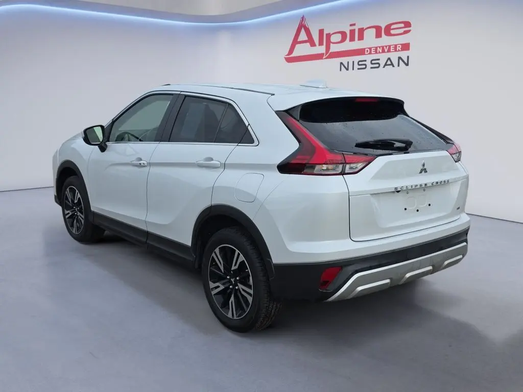 2024 Mitsubishi Eclipse Cross SE photo 3