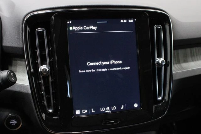 2025 Volvo - image 35