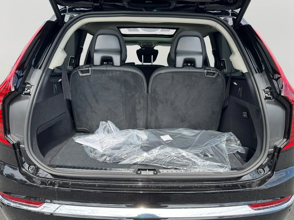 2026 Volvo - image 10