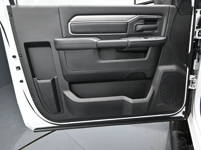 2025 RAM 2500 Tradesman - Photo 17