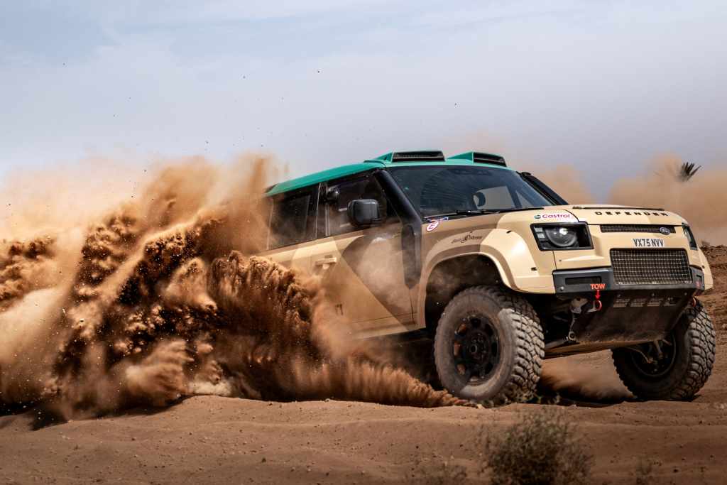 Land Rover Defender 
