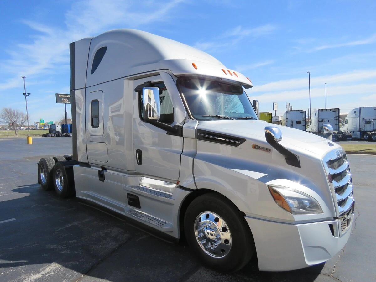 2022 Freightliner Cascadia - image 10