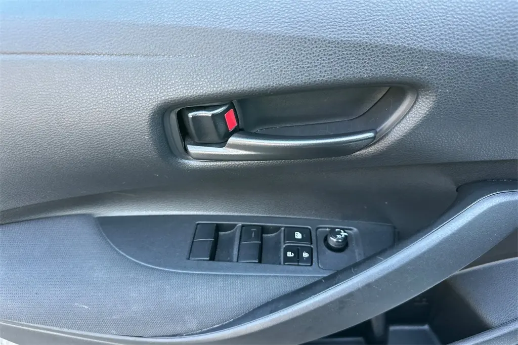 2022 Toyota Corolla LE photo 8
