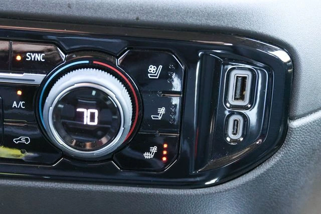 2025 Chevrolet Silverado 2500HD LTZ - Photo 8