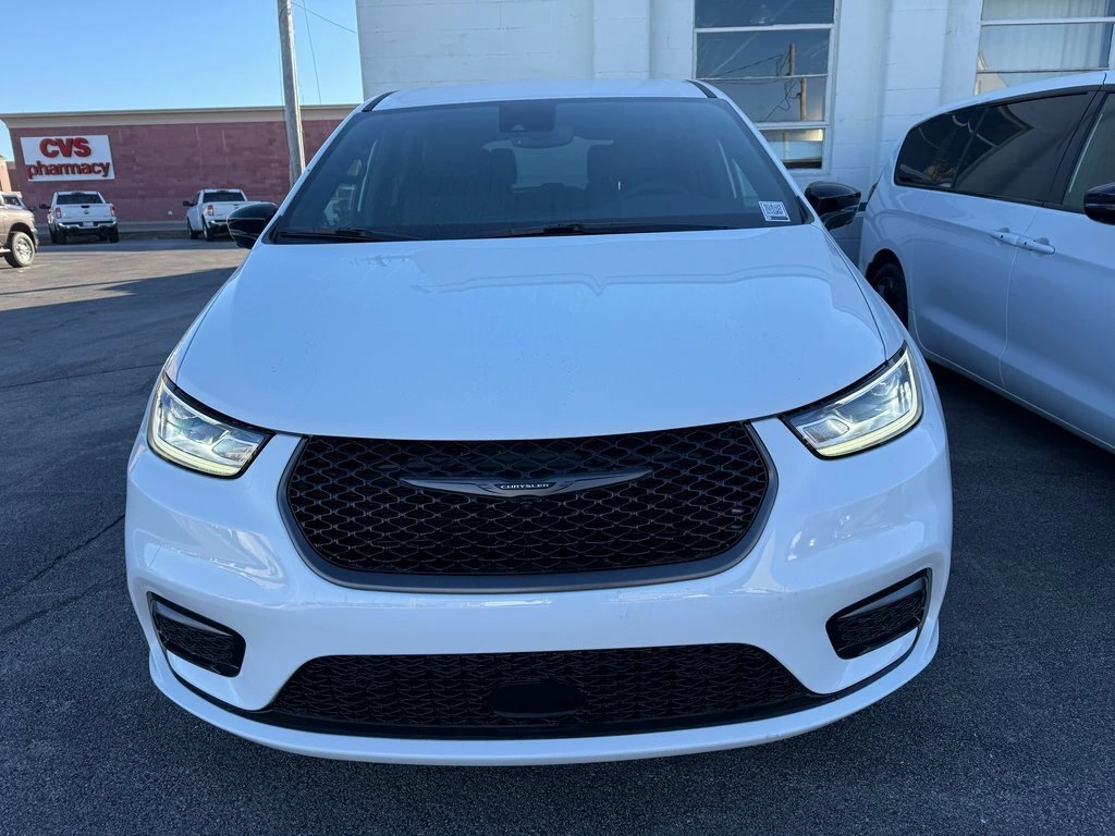 2026 Chrysler Pacifica Select - Photo 6
