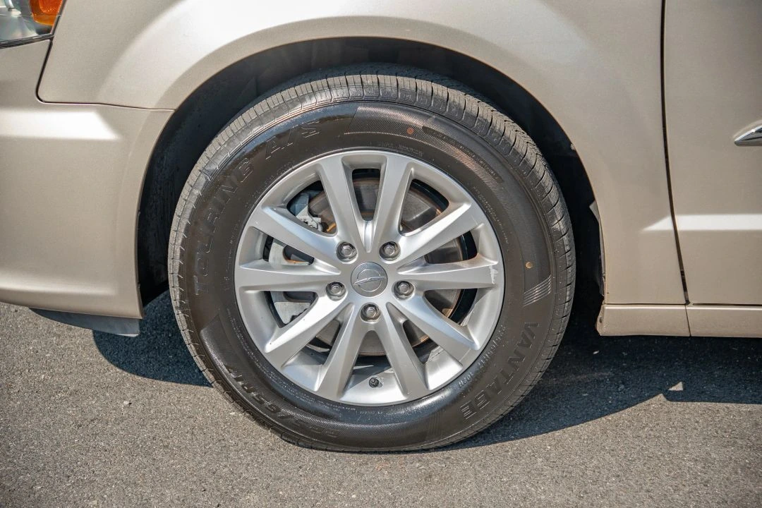 2015 Chrysler Town & Country Limited Platinum - Photo 19
