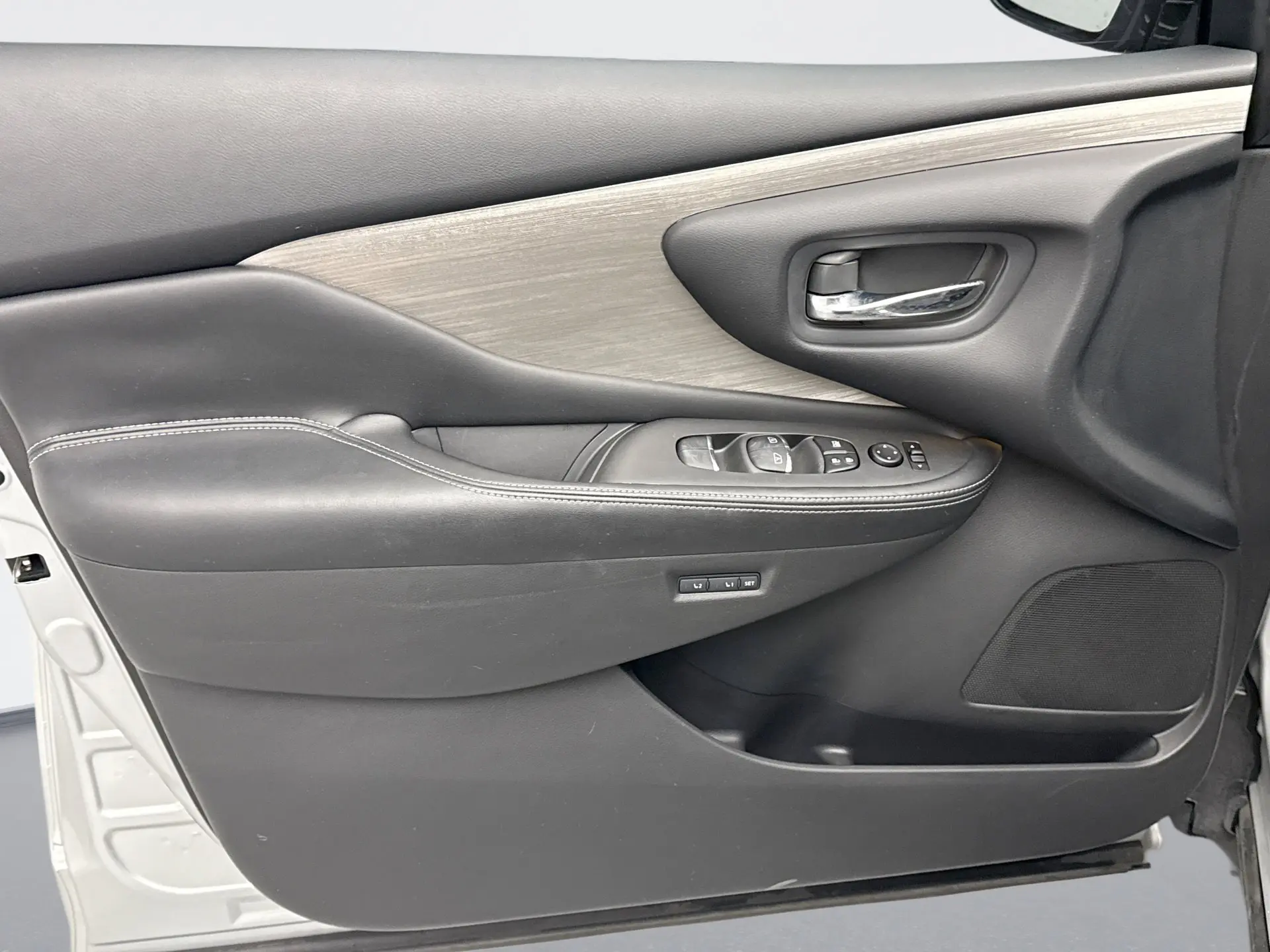 2015 Nissan Murano SL photo 9