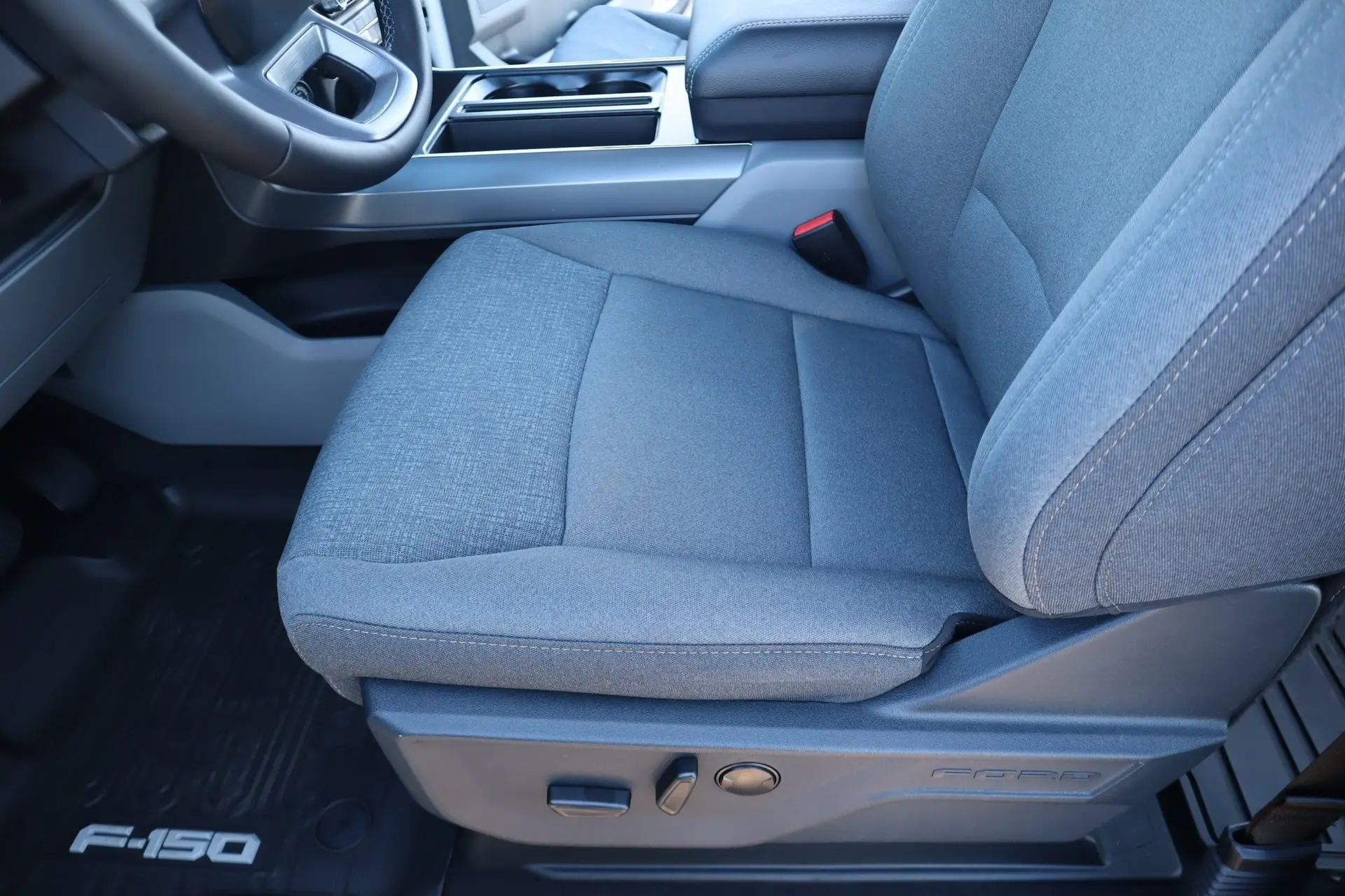 2025 Ford F-150 XLT photo 7