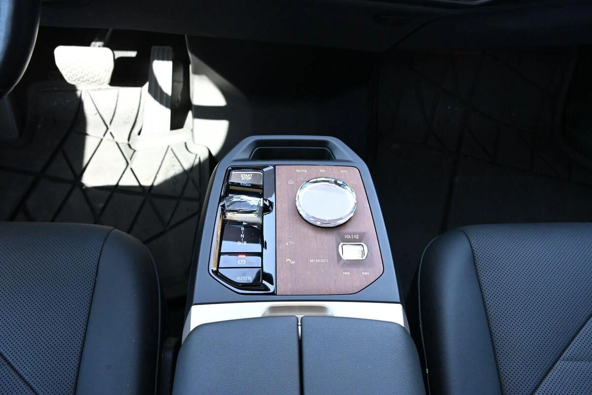 2024 BMW iX Base - Photo 26