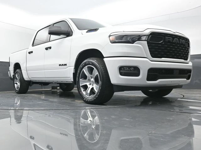 2026 RAM 1500 Express Crew Cab 5'7's photo