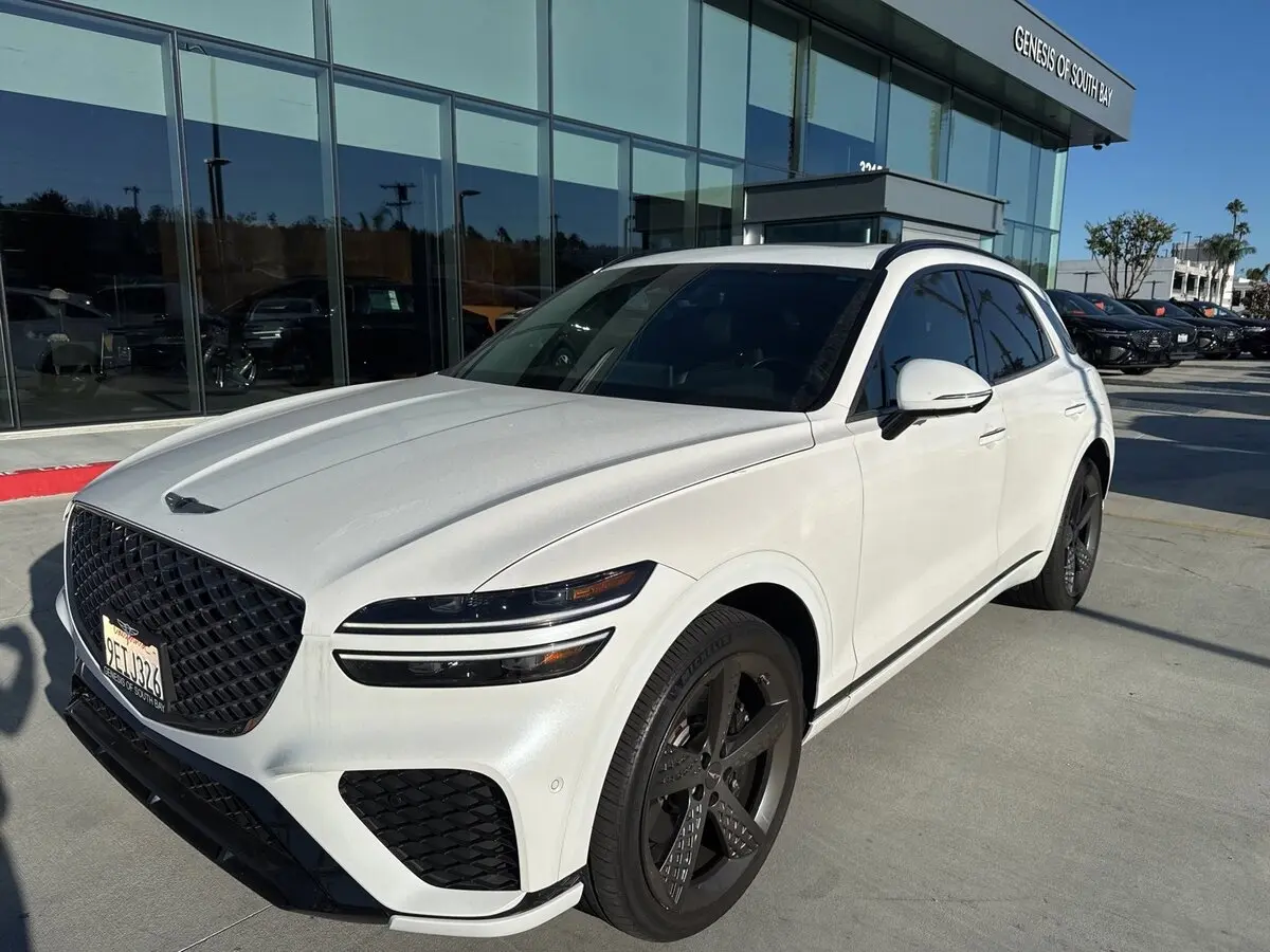 2023 GENESIS GV70 Standard's photo