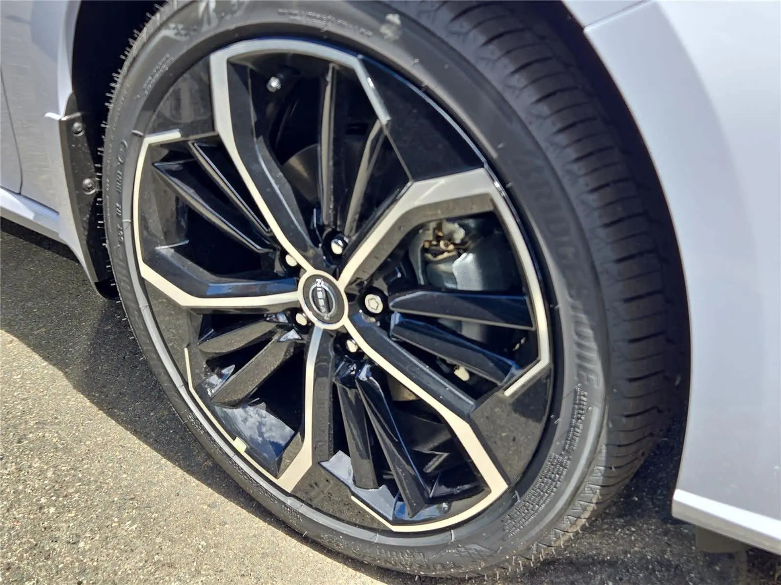 2025 Nissan Altima SR photo 5