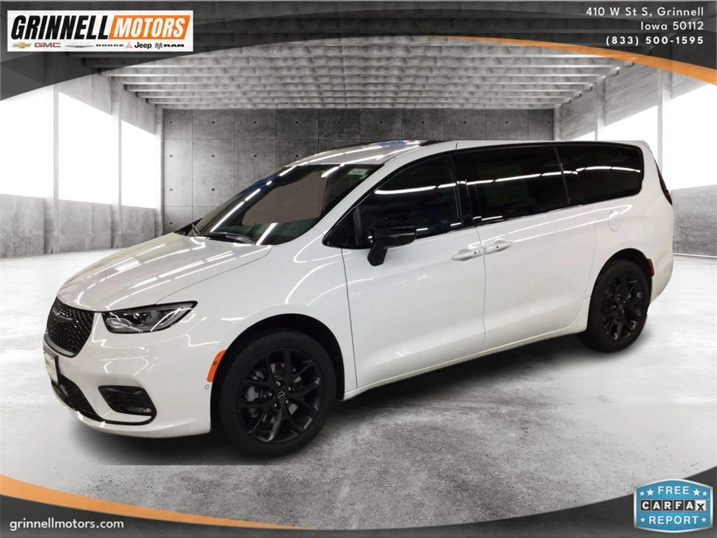 2026 Chrysler Pacifica Select's photo