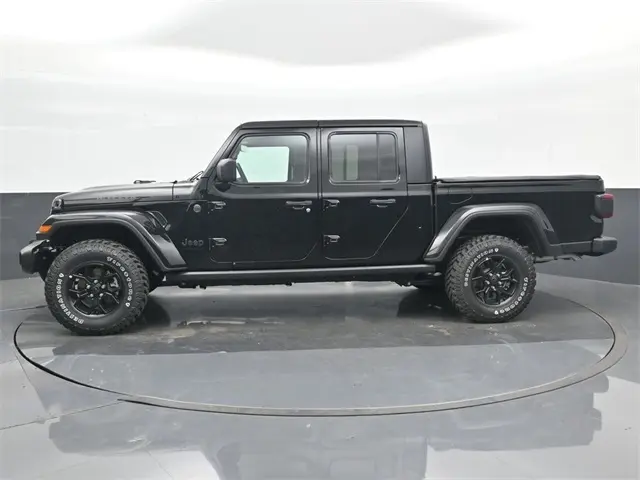 2024 Jeep Gladiator Willys photo 8