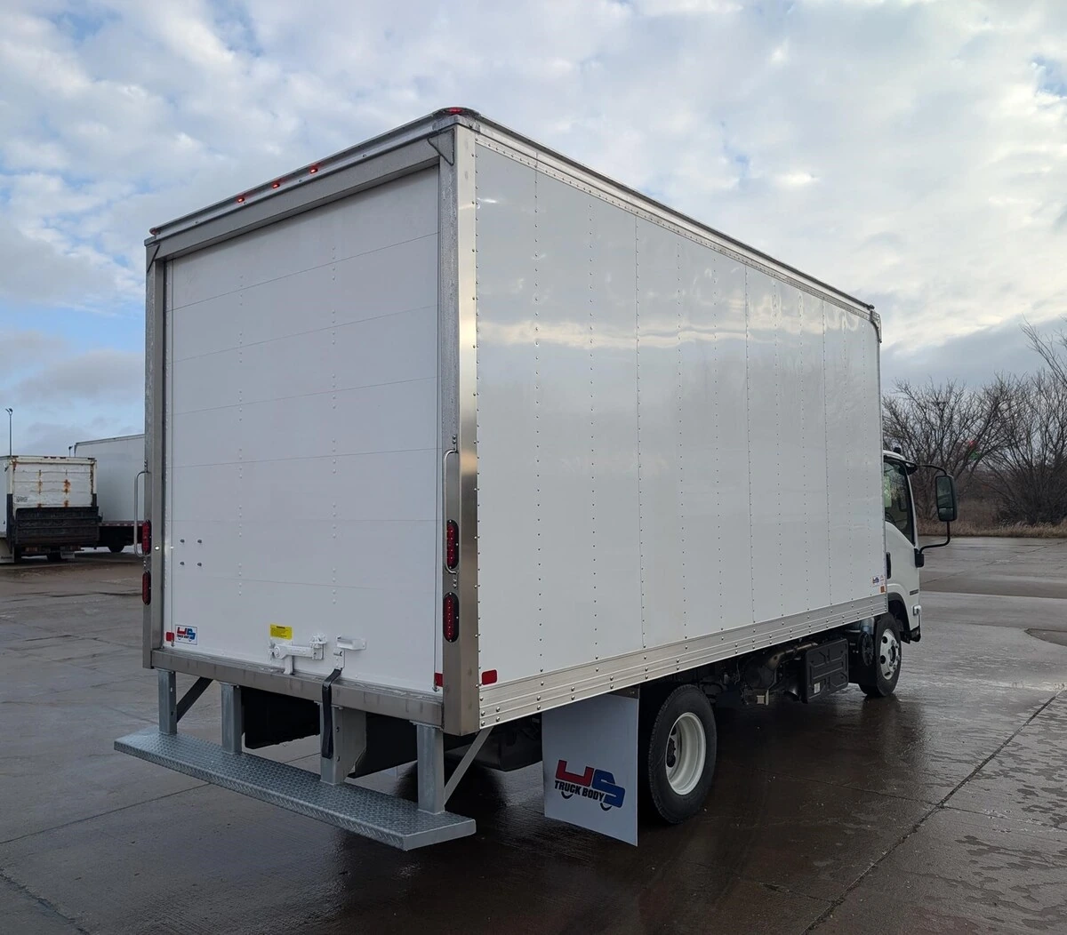 2025 Isuzu NPR - image 4