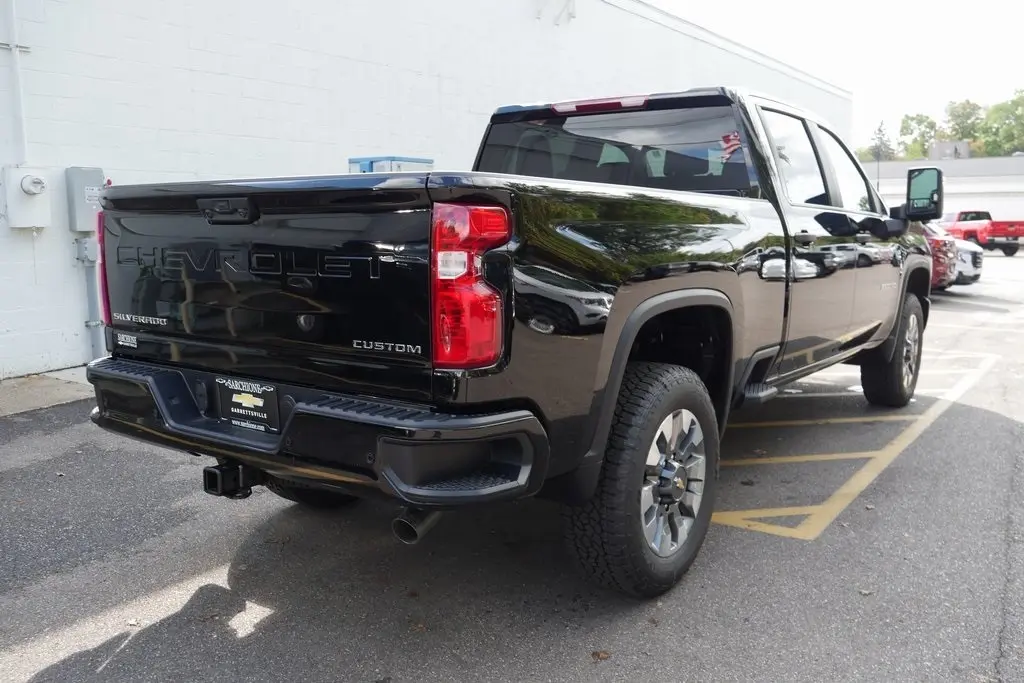 2026 Chevrolet Silverado 2500HD Custom photo 5