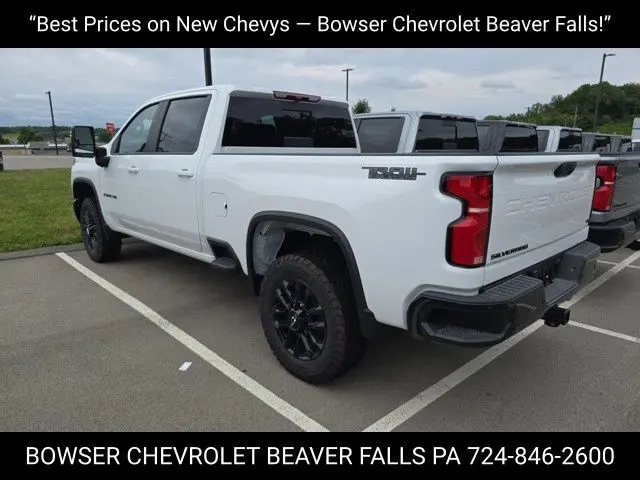 2025 Chevrolet Silverado LT photo 3