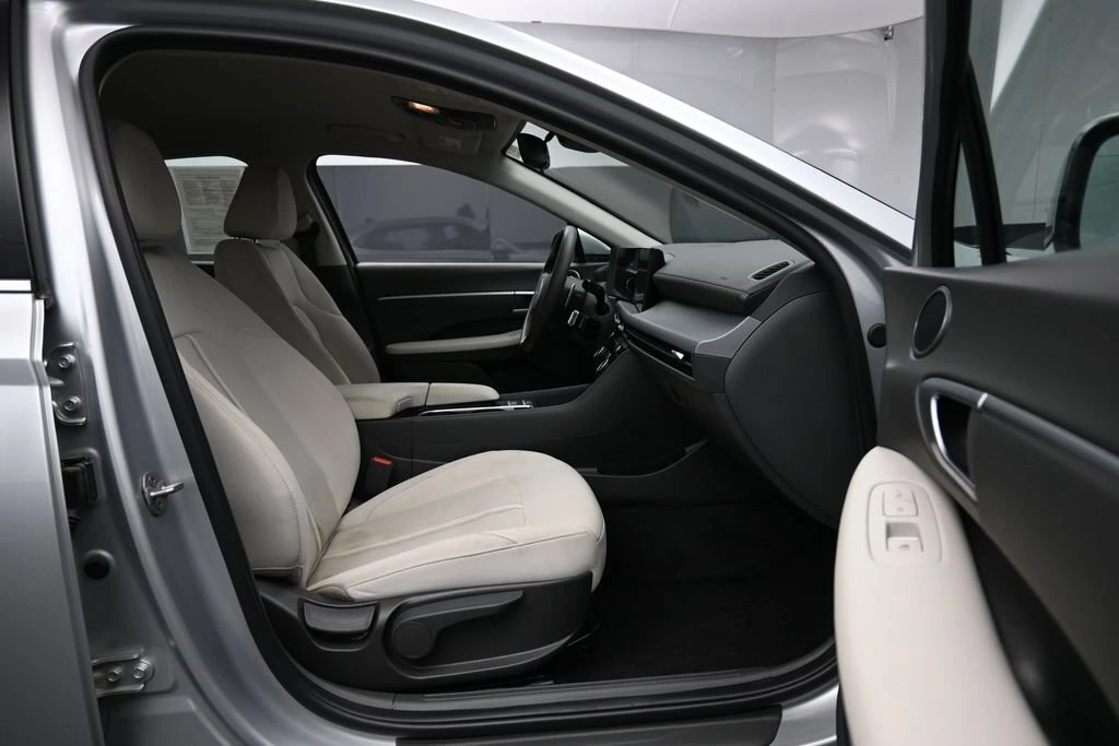 2025 Hyundai Sonata SEL - Photo 28